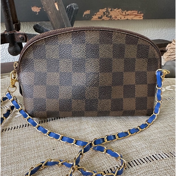 Louis Vuitton Damier Pochette Cosmetics Pouch Crossbody - Picture 5 of 11
